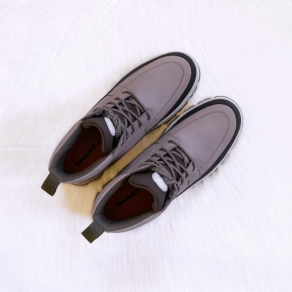 Timberland Men’s TBL Originals Ultra Waterproof Chukka Boots In Beige - Picture 4 of 7